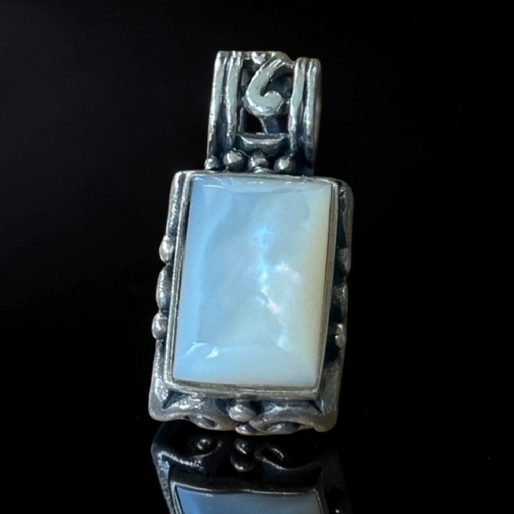 Elegant Sterling Silver and White MOTHER OF PEARL Pendant